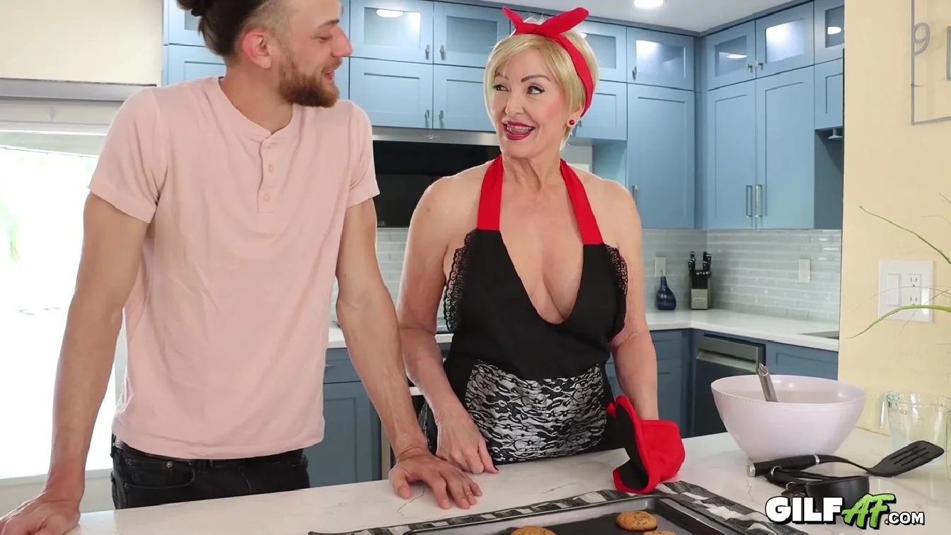 Preview of GilfAF DD White XXX